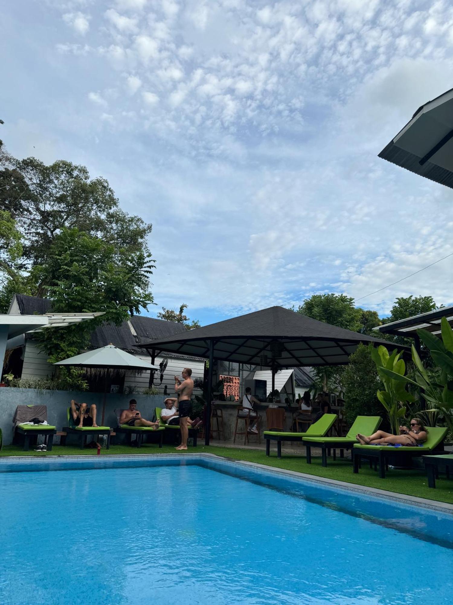 The Jungle Hostel Canggu Exterior foto